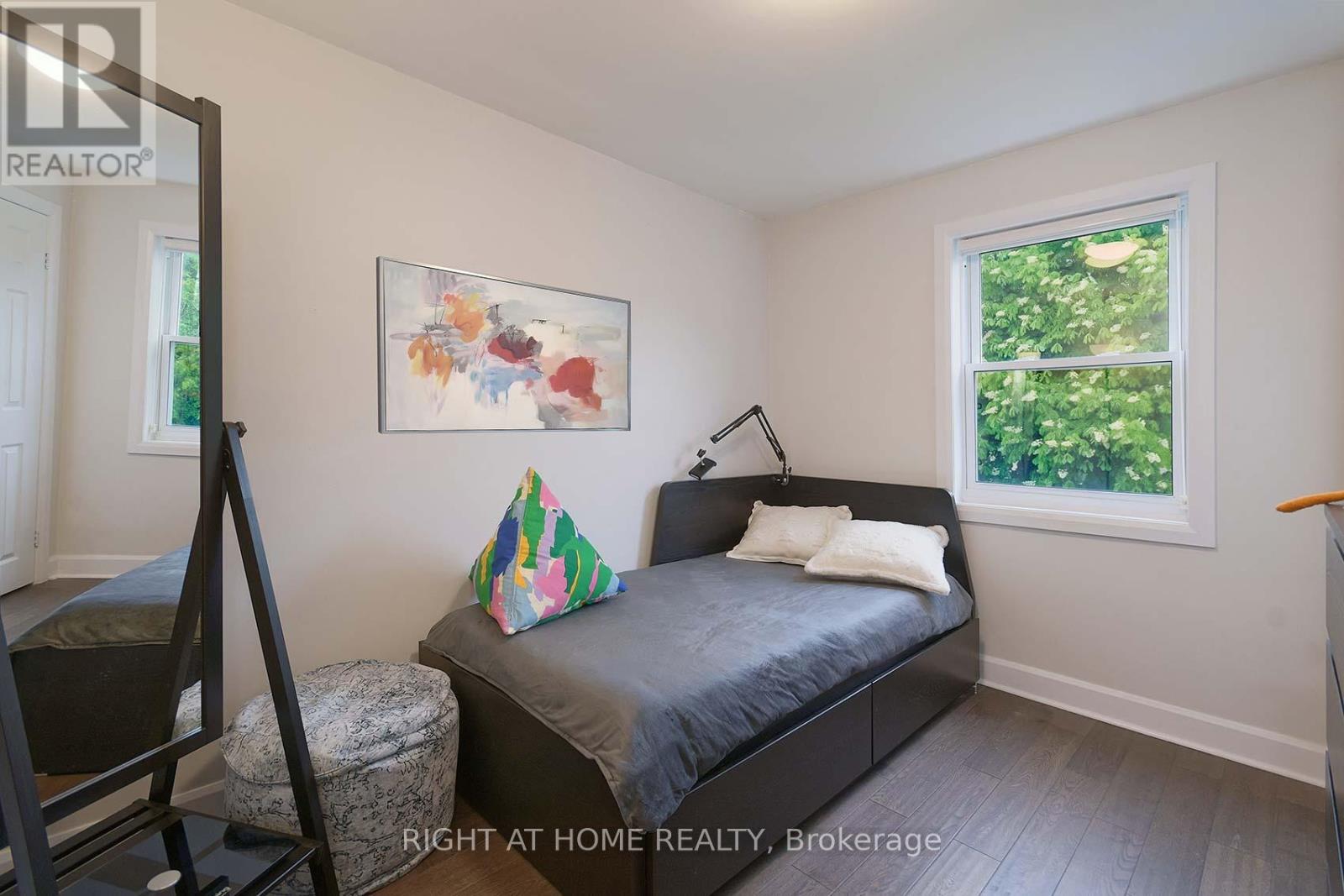 48 Van Stassen Boulevard, Toronto, Ontario  M6S 2N5 - Photo 21 - W12949612