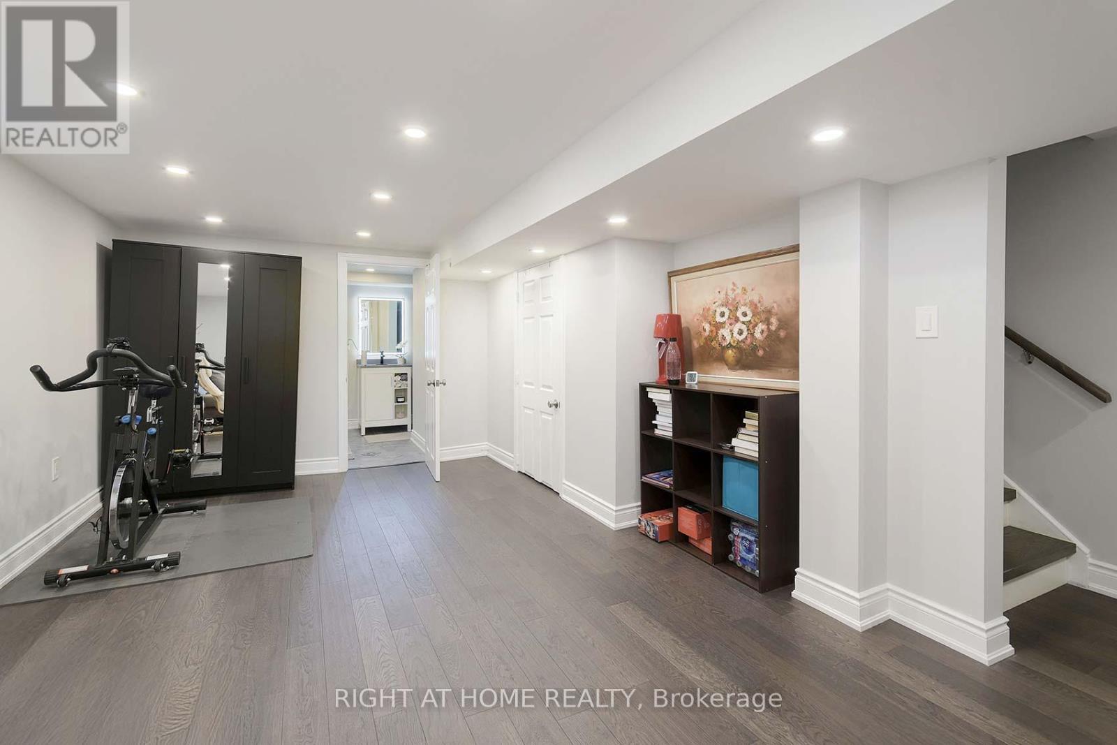 48 Van Stassen Boulevard, Toronto, Ontario  M6S 2N5 - Photo 24 - W12949612