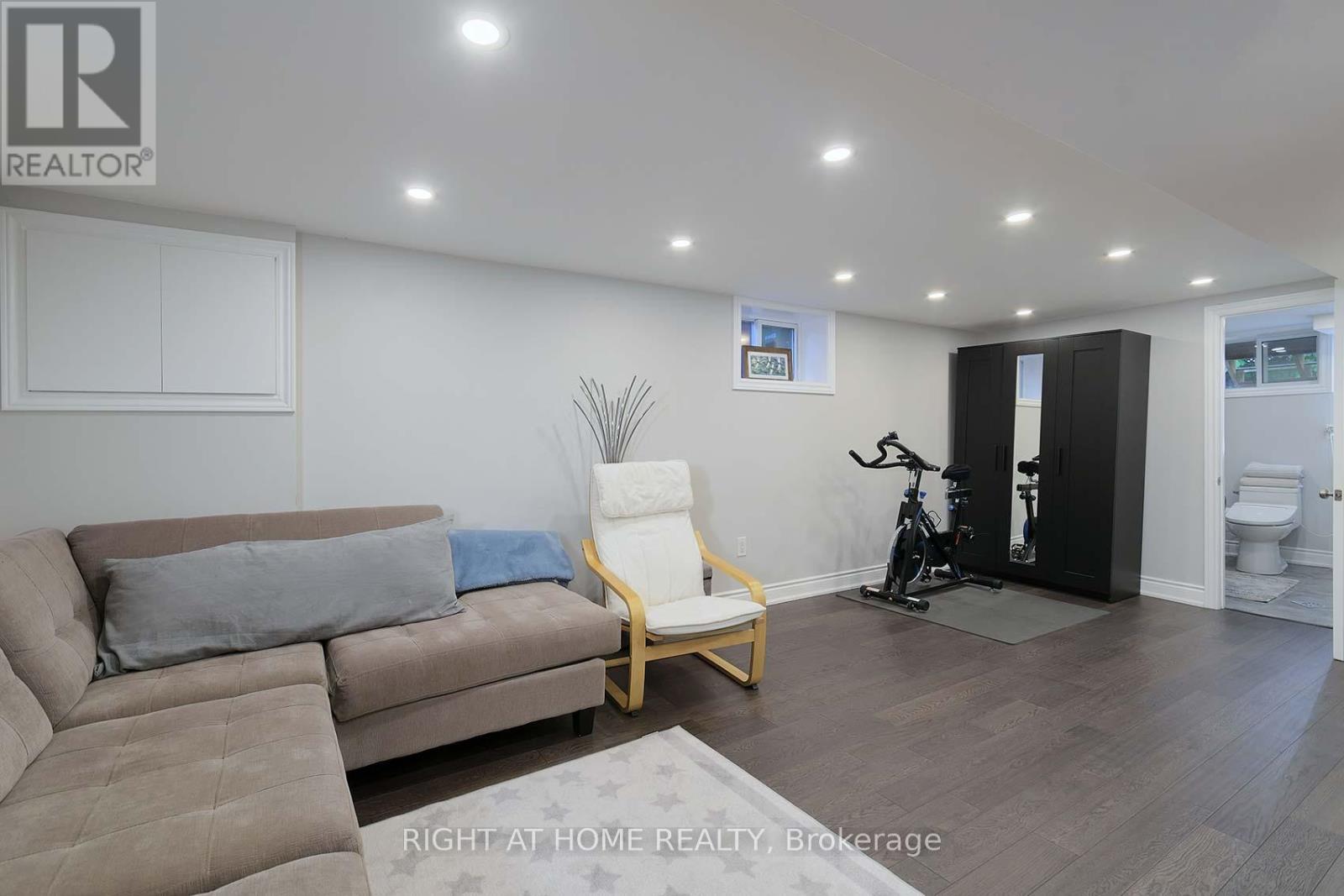 48 Van Stassen Boulevard, Toronto, Ontario  M6S 2N5 - Photo 26 - W12949612