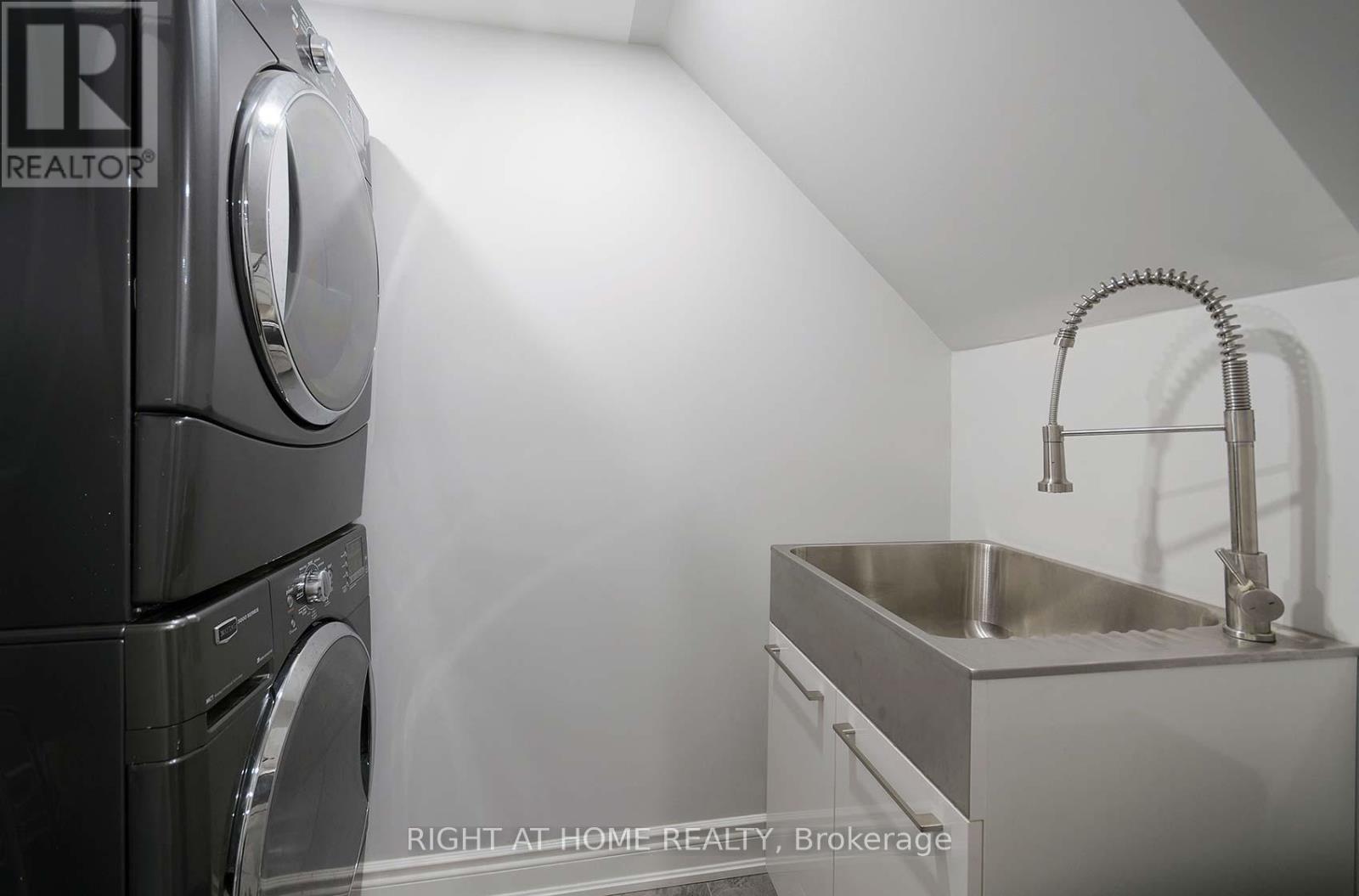 48 Van Stassen Boulevard, Toronto, Ontario  M6S 2N5 - Photo 30 - W12949612