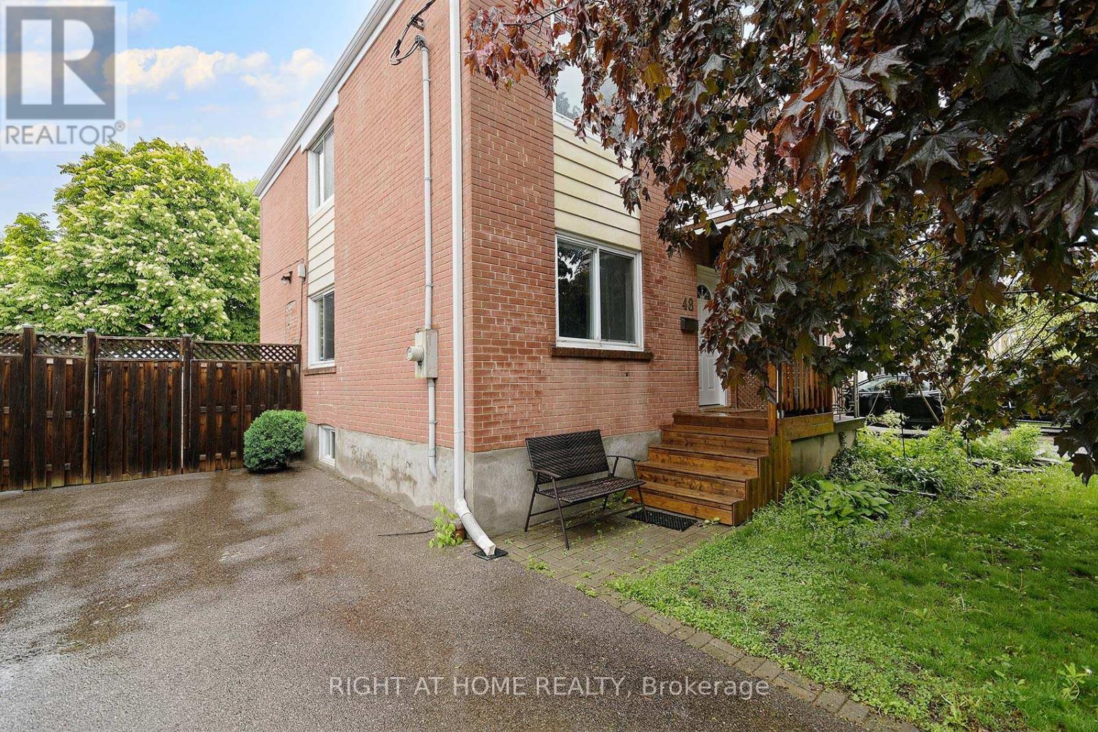48 Van Stassen Boulevard, Toronto, Ontario  M6S 2N5 - Photo 4 - W12949612