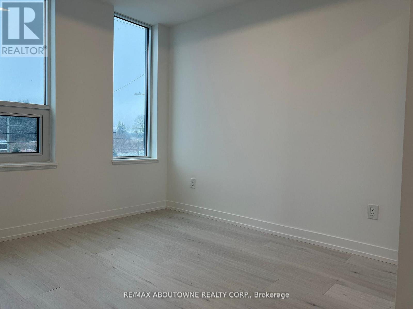 232 - 2501 Saw Whet Boulevard, Oakville, Ontario  L6M 5N2 - Photo 8 - W12949616