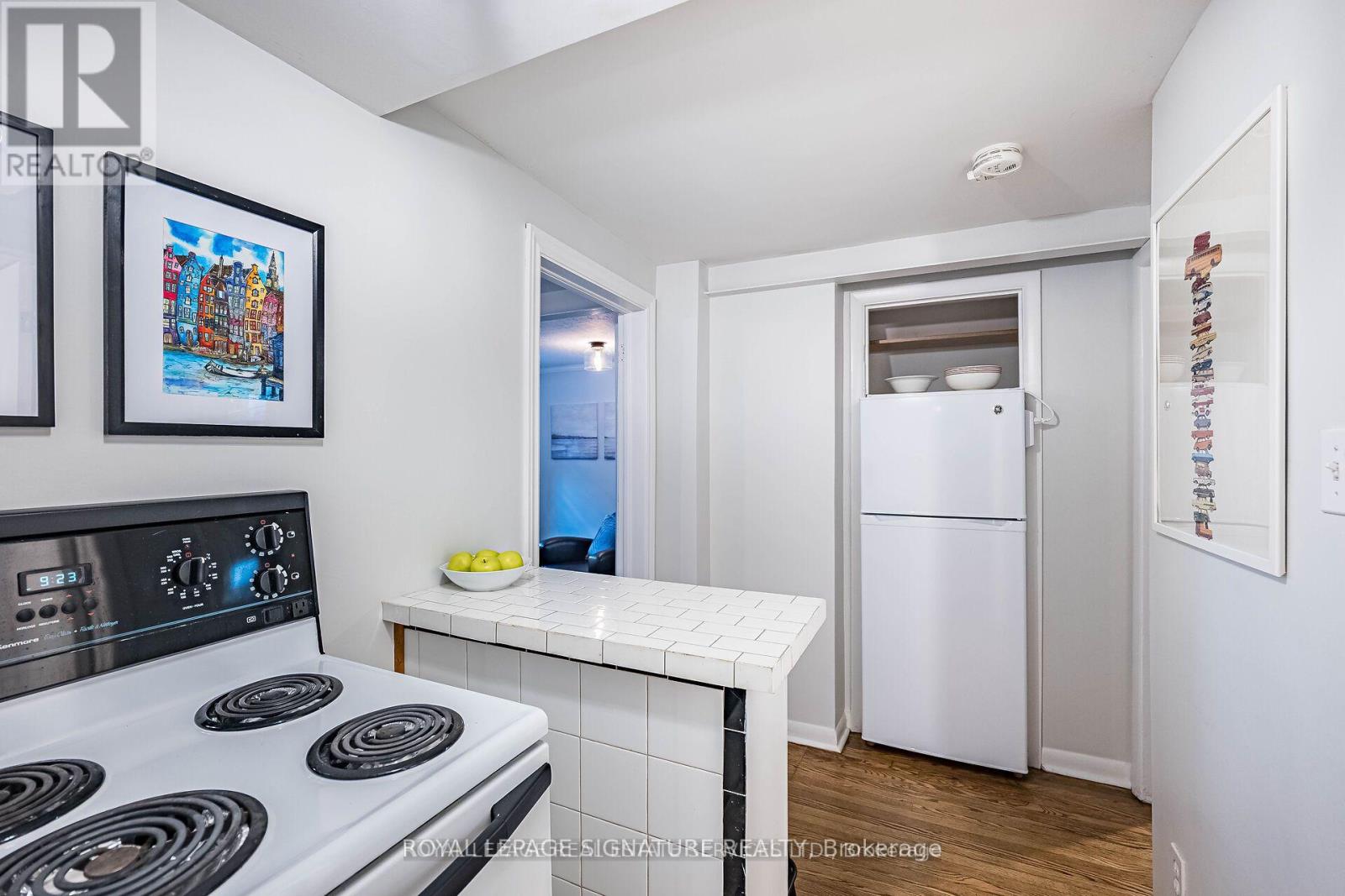 Bsmt - 6 Twelfth Street, Toronto, Ontario  M8V 3G7 - Photo 8 - W12949640