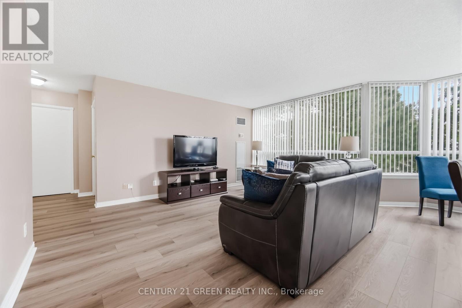 203 - 135 Hillcrest Avenue, Mississauga, Ontario  L5B 4B1 - Photo 11 - W12949648