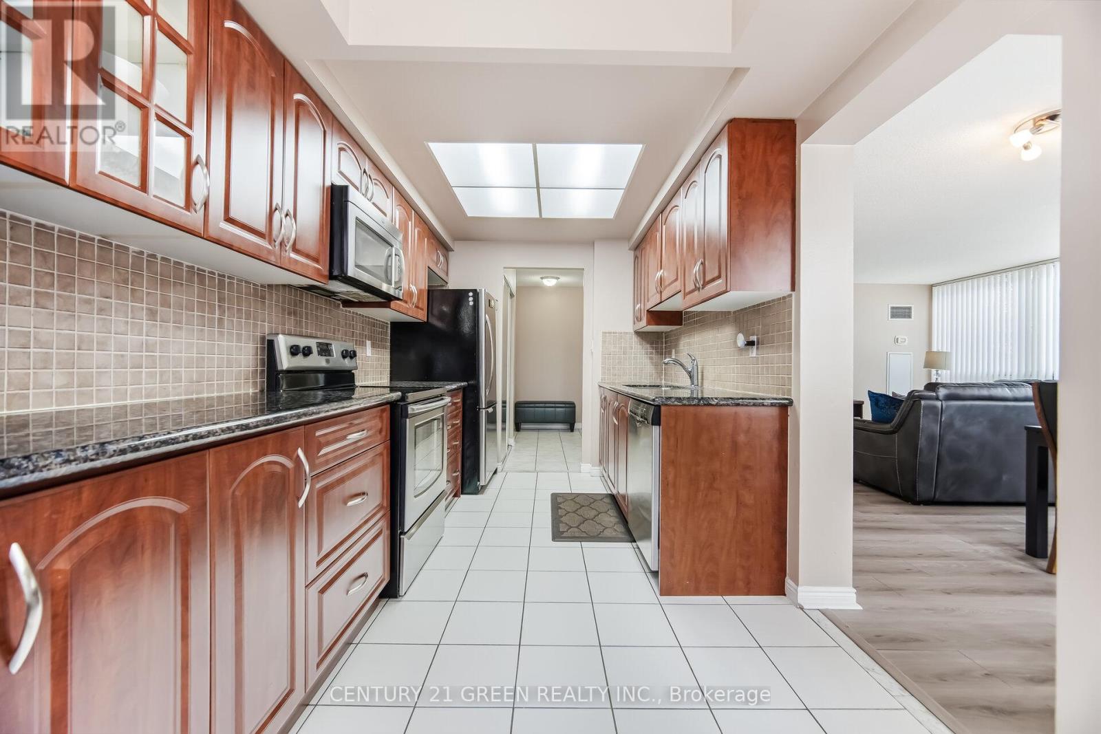 203 - 135 Hillcrest Avenue, Mississauga, Ontario  L5B 4B1 - Photo 18 - W12949648