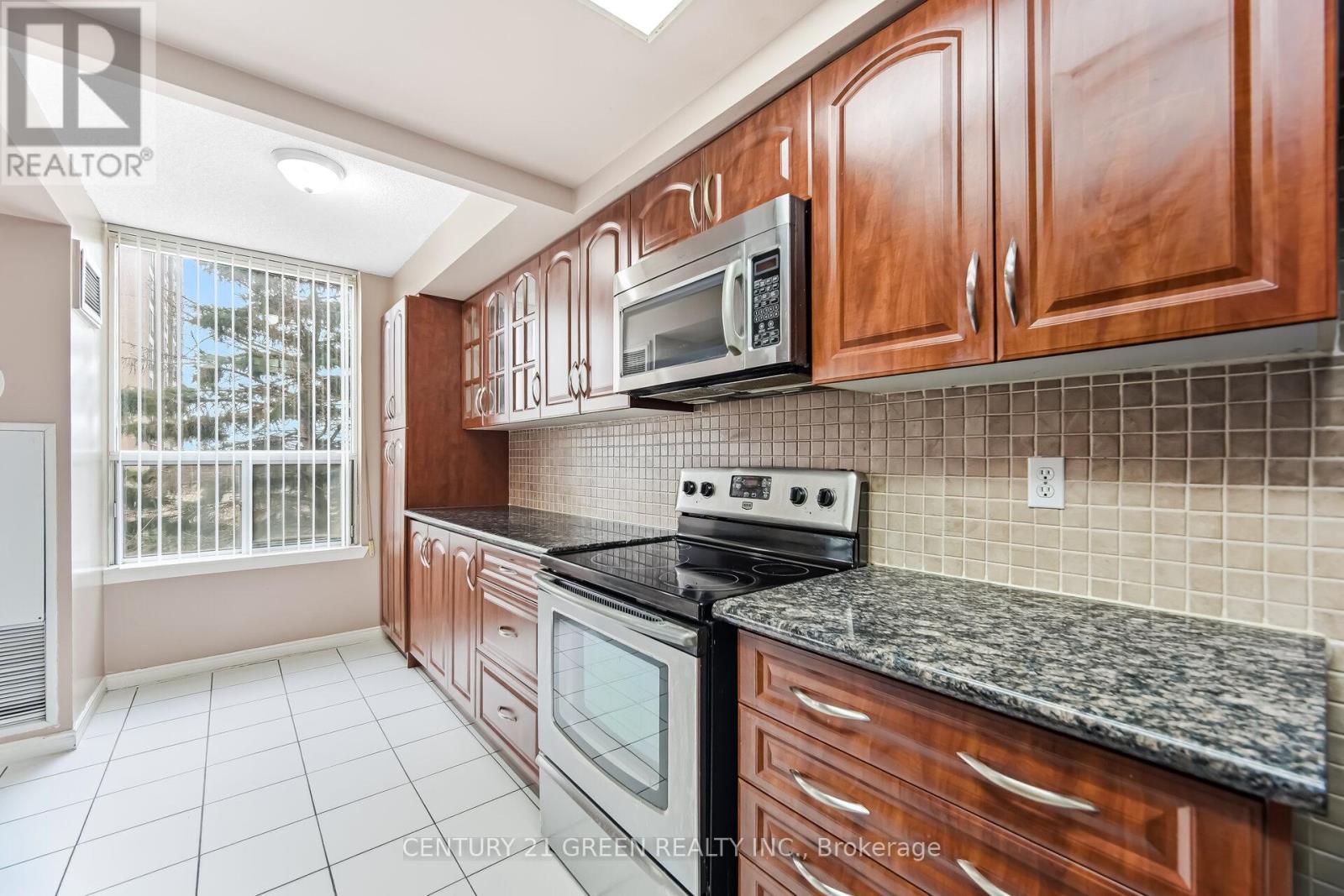 203 - 135 Hillcrest Avenue, Mississauga, Ontario  L5B 4B1 - Photo 20 - W12949648