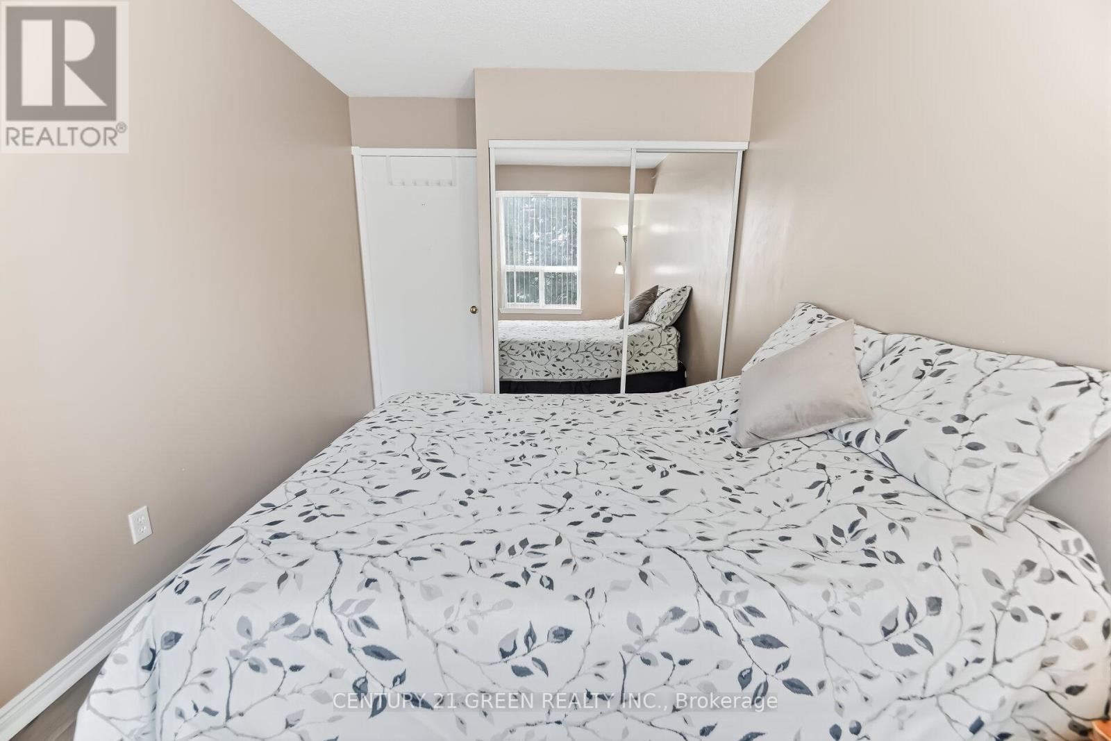 203 - 135 Hillcrest Avenue, Mississauga, Ontario  L5B 4B1 - Photo 30 - W12949648