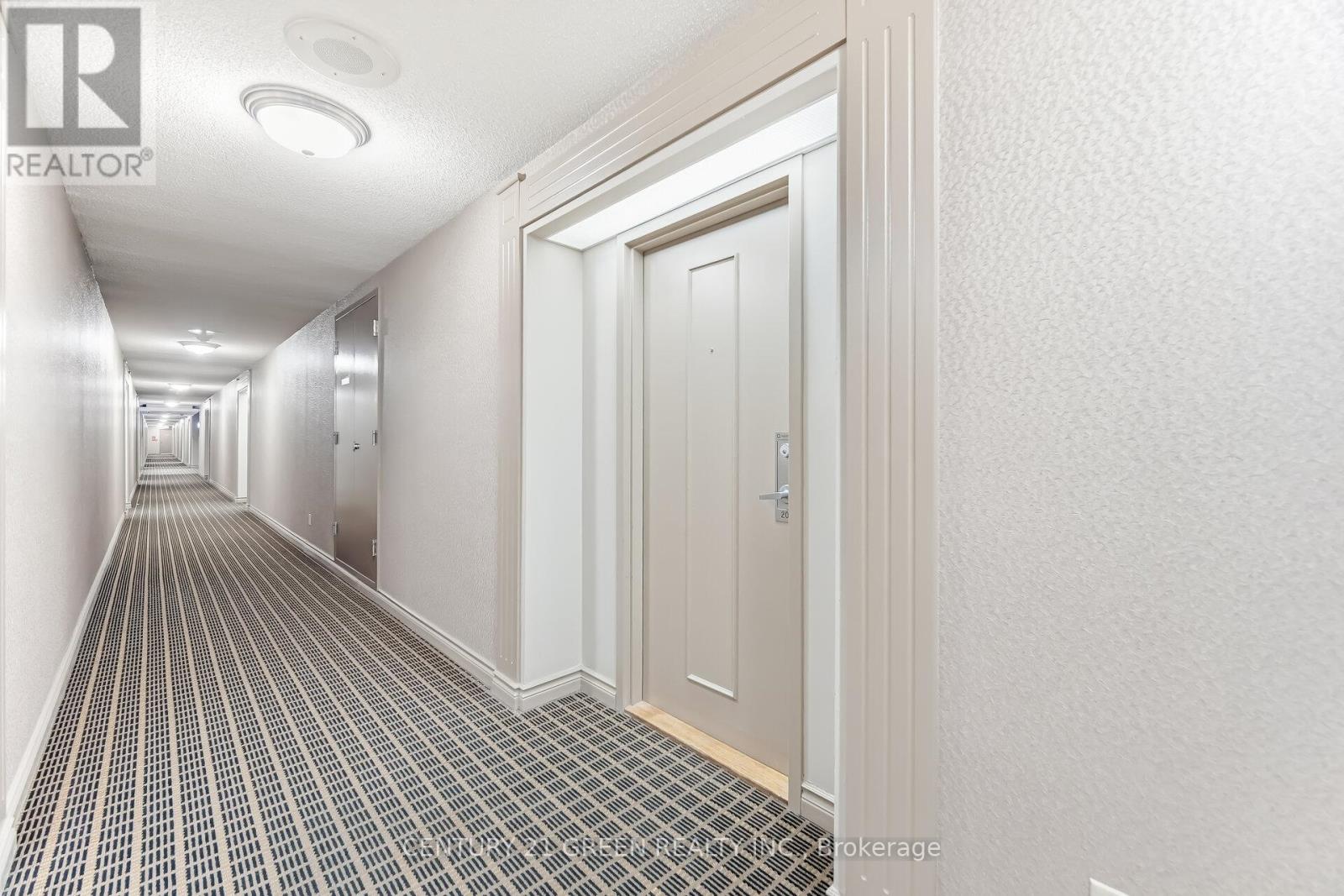 203 - 135 Hillcrest Avenue, Mississauga, Ontario  L5B 4B1 - Photo 7 - W12949648