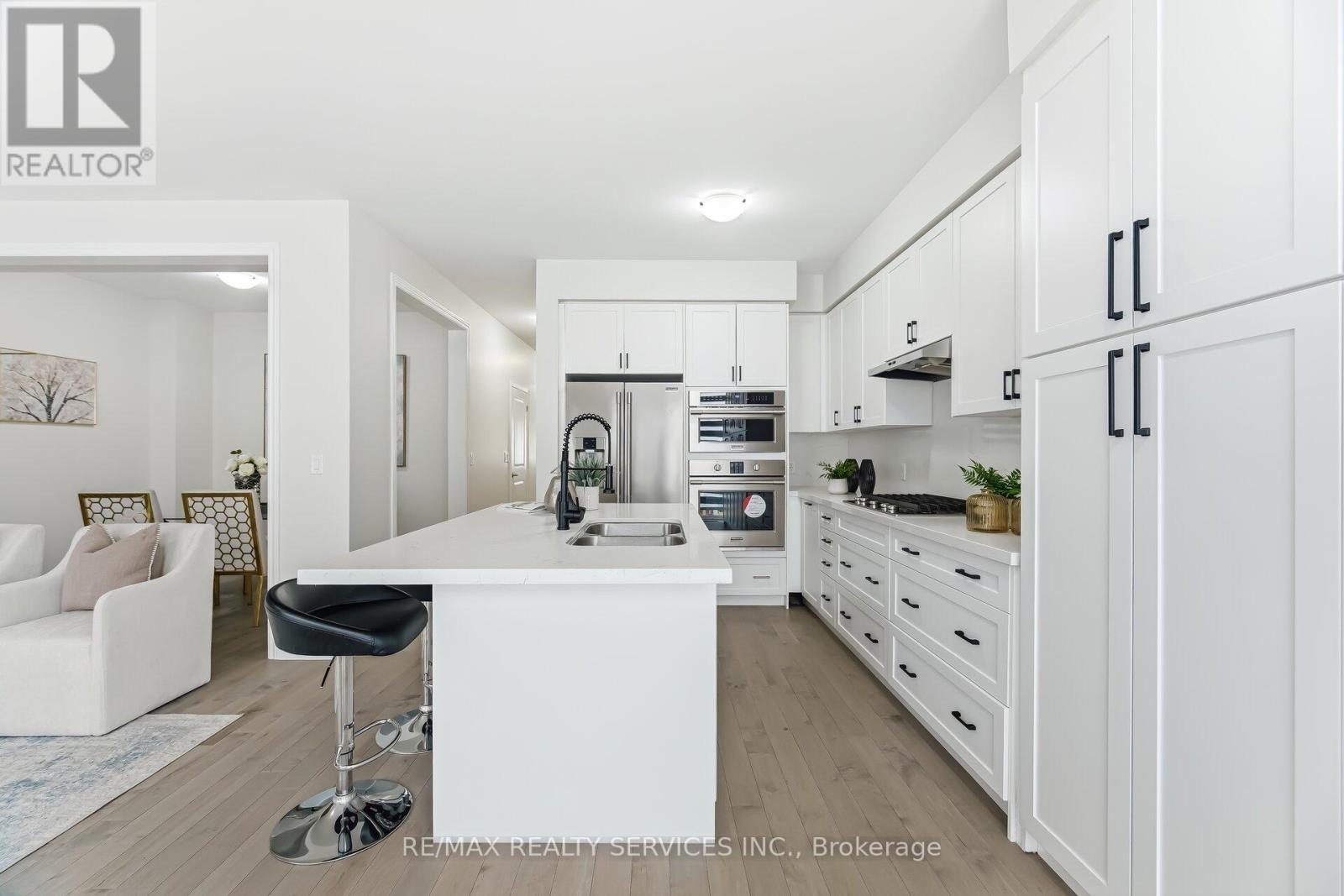 35 Del Grappa Street, Caledon, Ontario  L7C 1J6 - Photo 10 - W12949768