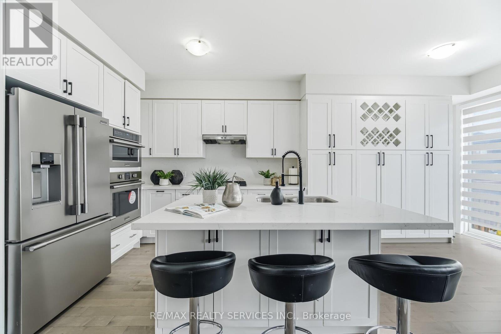 35 Del Grappa Street, Caledon, Ontario  L7C 1J6 - Photo 11 - W12949768