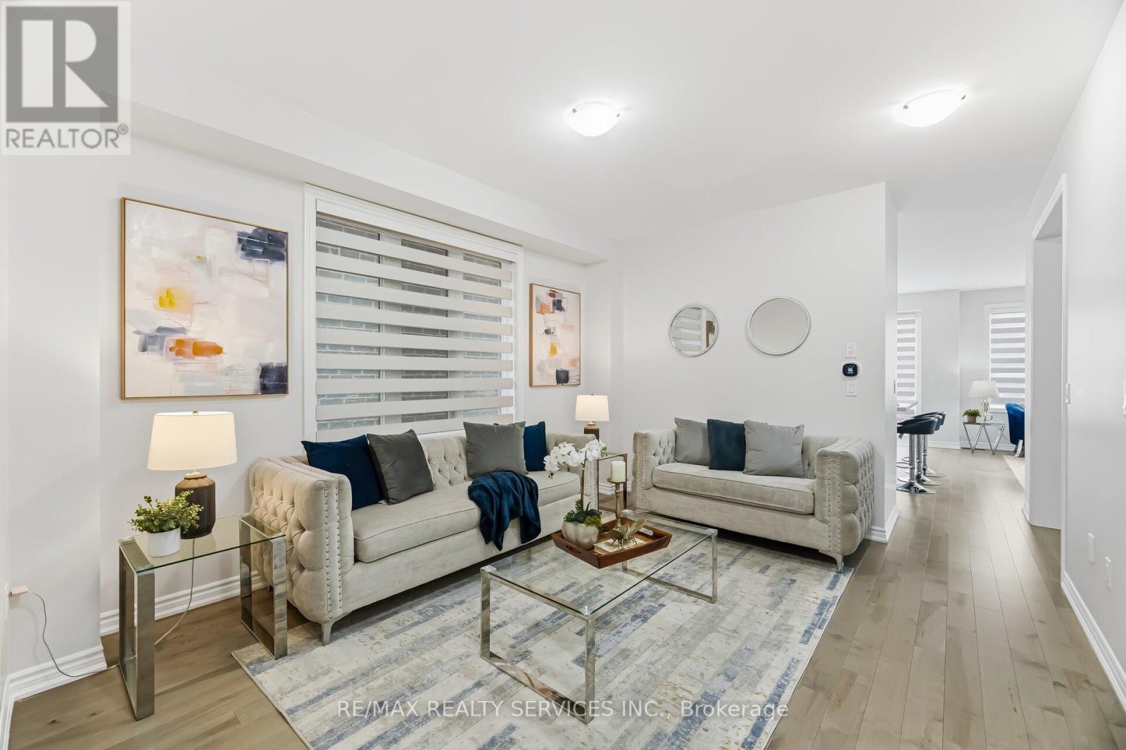 35 Del Grappa Street, Caledon, Ontario  L7C 1J6 - Photo 7 - W12949768