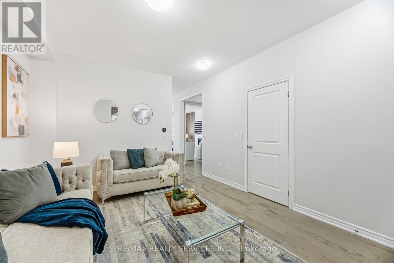 35 Del Grappa Street, Caledon, Ontario  L7C 1J6 - Photo 8 - W12949768