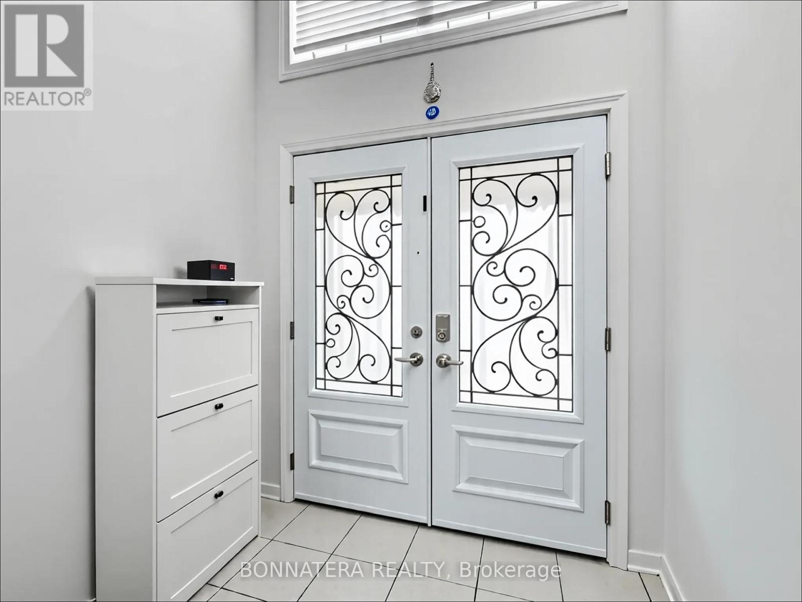 5471 Whitehorn Avenue, Mississauga, Ontario  L5V 1V5 - Photo 10 - W12949816