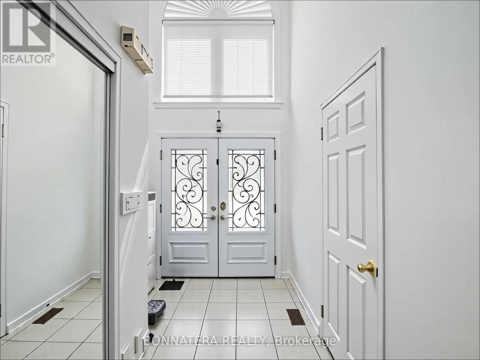 5471 Whitehorn Avenue, Mississauga, Ontario  L5V 1V5 - Photo 11 - W12949816