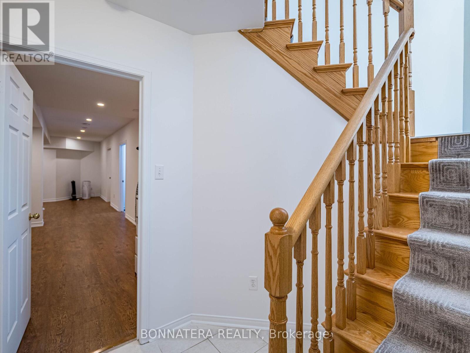 5471 Whitehorn Avenue, Mississauga, Ontario  L5V 1V5 - Photo 27 - W12949816