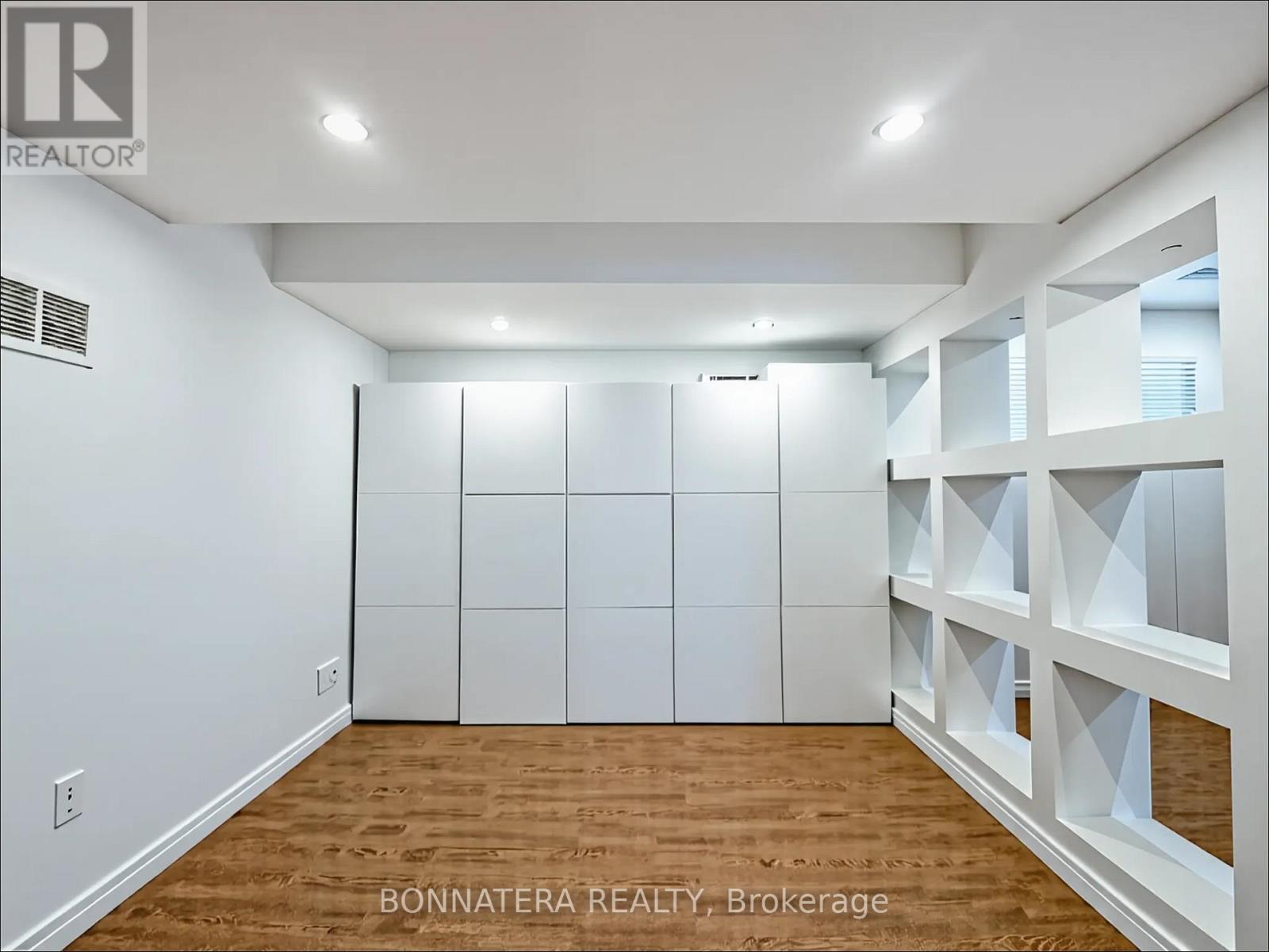 5471 Whitehorn Avenue, Mississauga, Ontario  L5V 1V5 - Photo 35 - W12949816