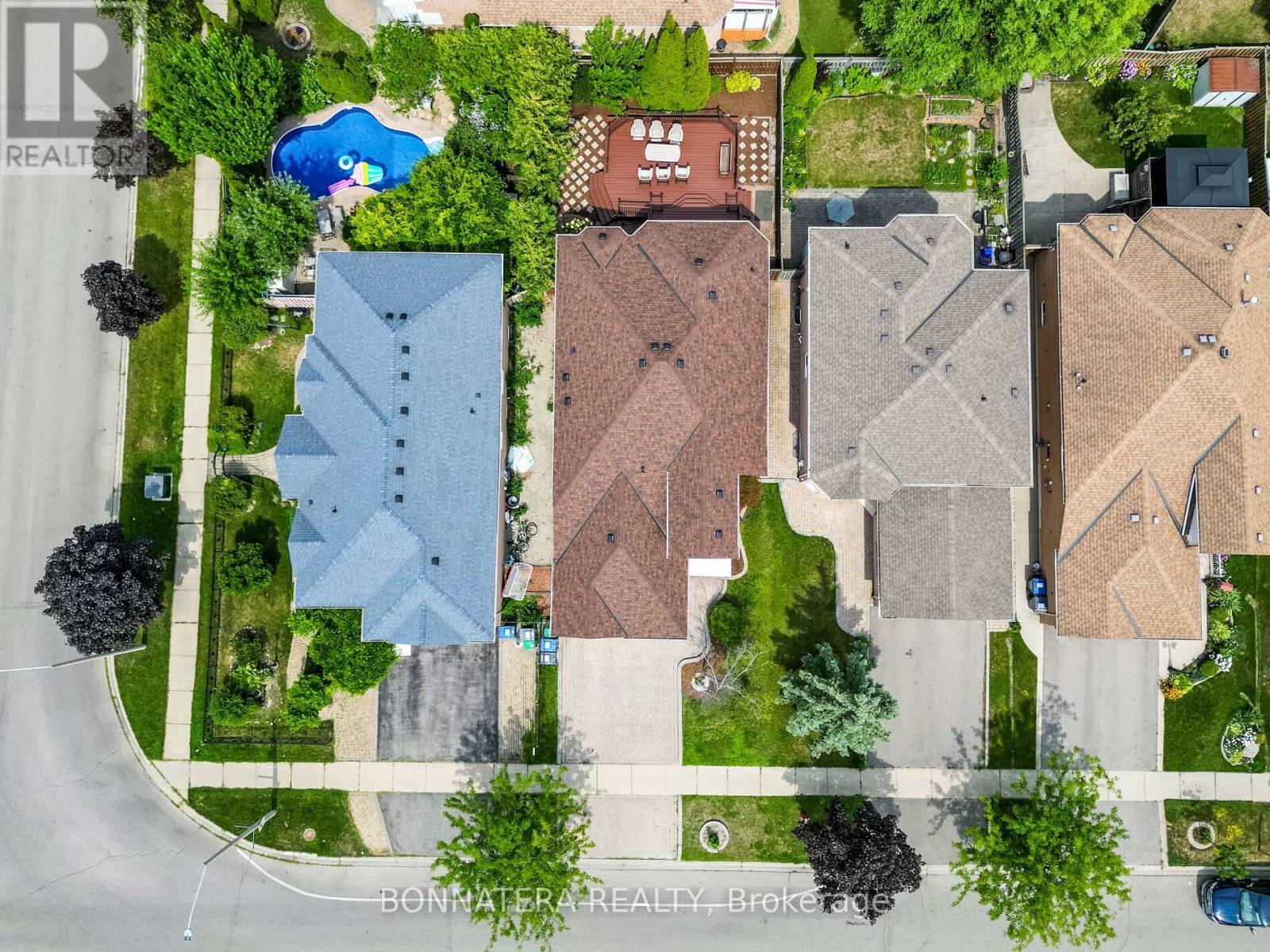 5471 Whitehorn Avenue, Mississauga, Ontario  L5V 1V5 - Photo 7 - W12949816