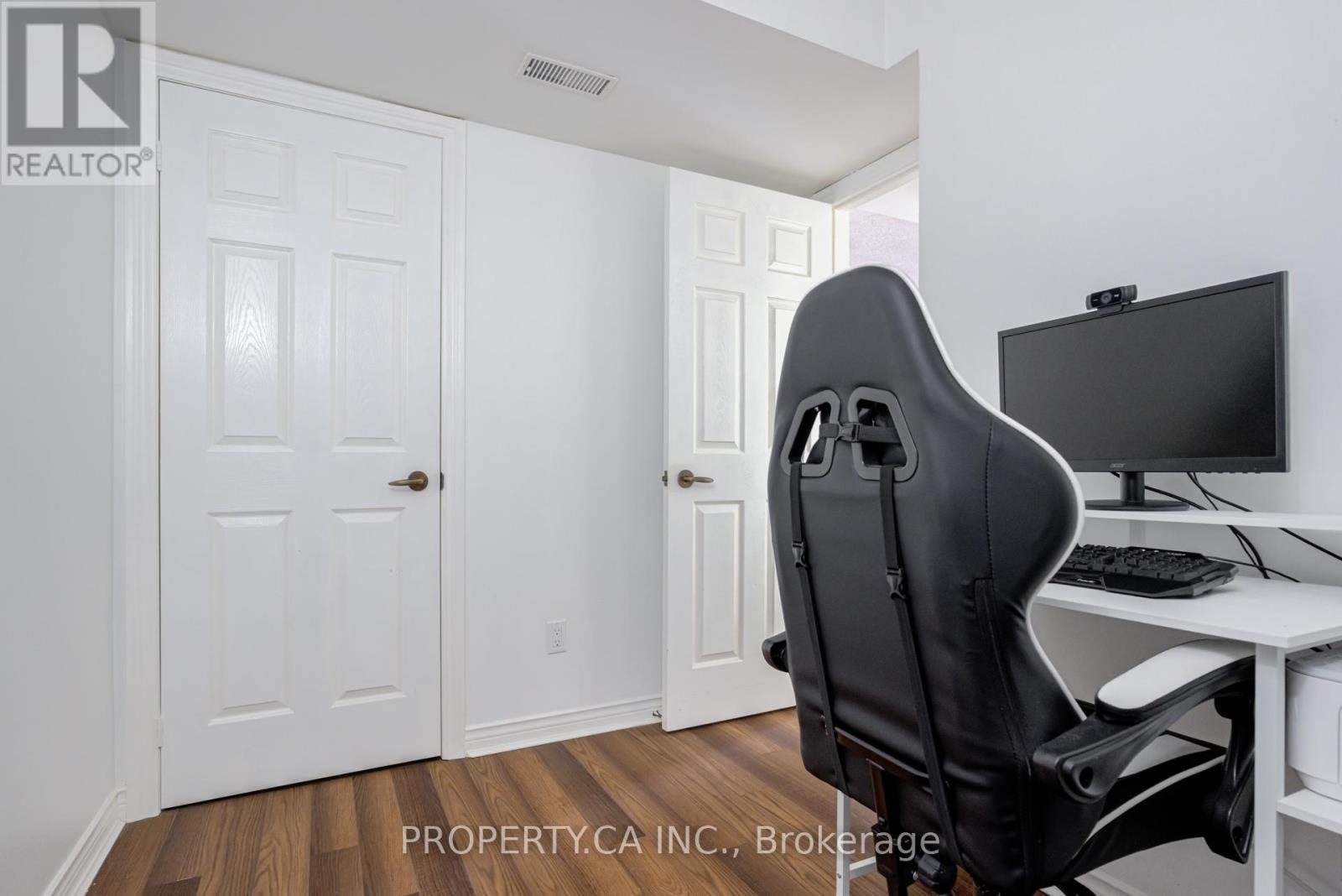 210 - 4005 Kilmer Drive, Burlington, Ontario  L7M 4M2 - Photo 27 - W12949822