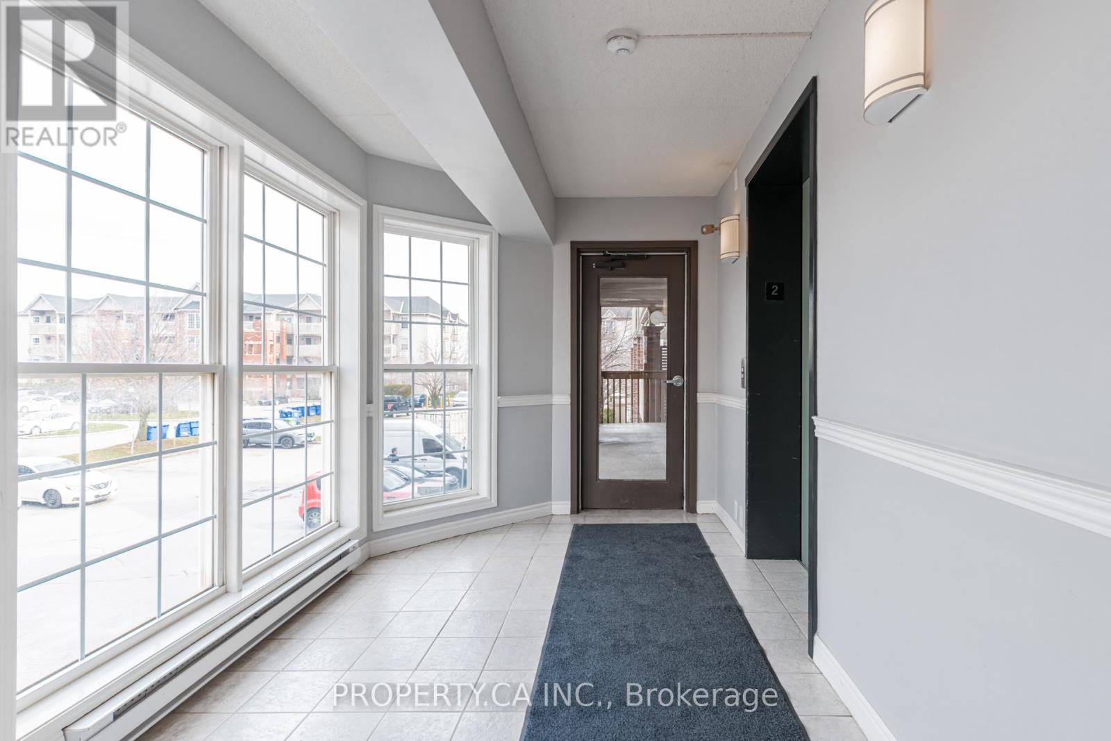 210 - 4005 Kilmer Drive, Burlington, Ontario  L7M 4M2 - Photo 7 - W12949822