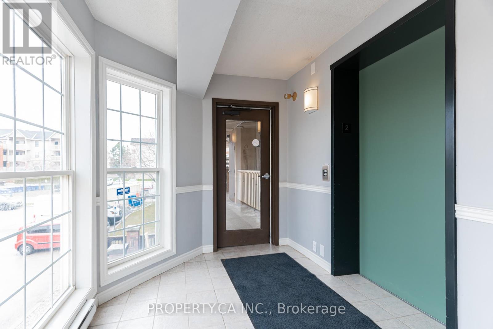 210 - 4005 Kilmer Drive, Burlington, Ontario  L7M 4M2 - Photo 8 - W12949822