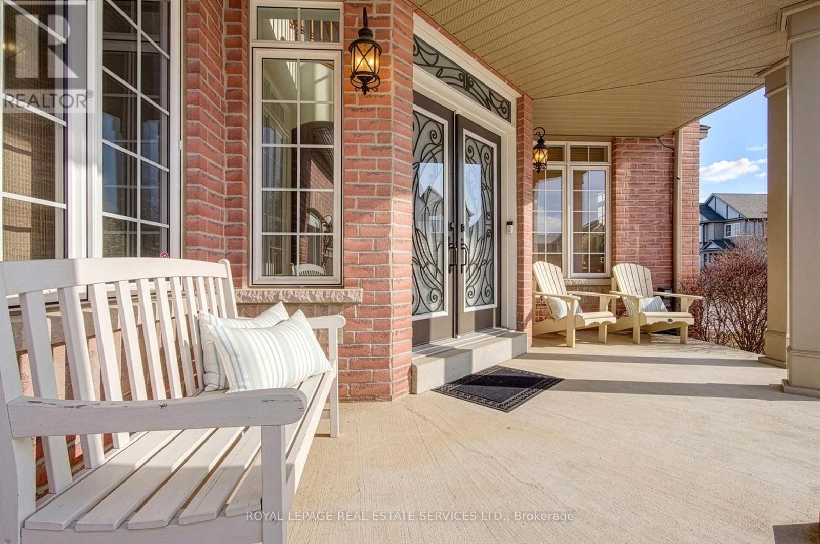 2219 Wuthering Heights Way, Oakville, Ontario  L6M 0A3 - Photo 2 - W12949848