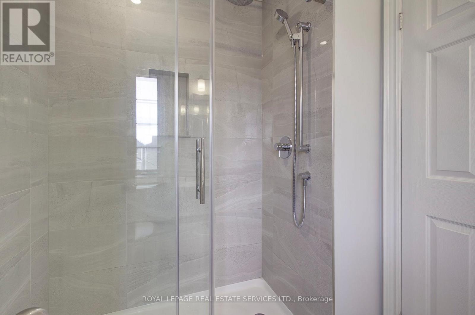 2219 Wuthering Heights Way, Oakville, Ontario  L6M 0A3 - Photo 28 - W12949848