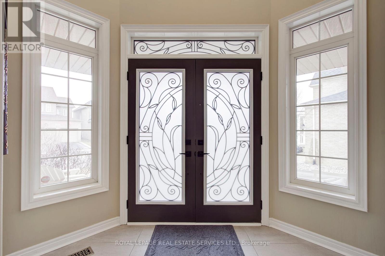 2219 Wuthering Heights Way, Oakville, Ontario  L6M 0A3 - Photo 4 - W12949848