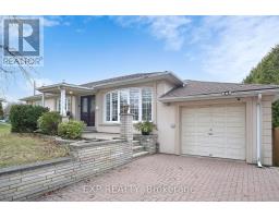 25 MCMANUS ROAD, Toronto, Ontario