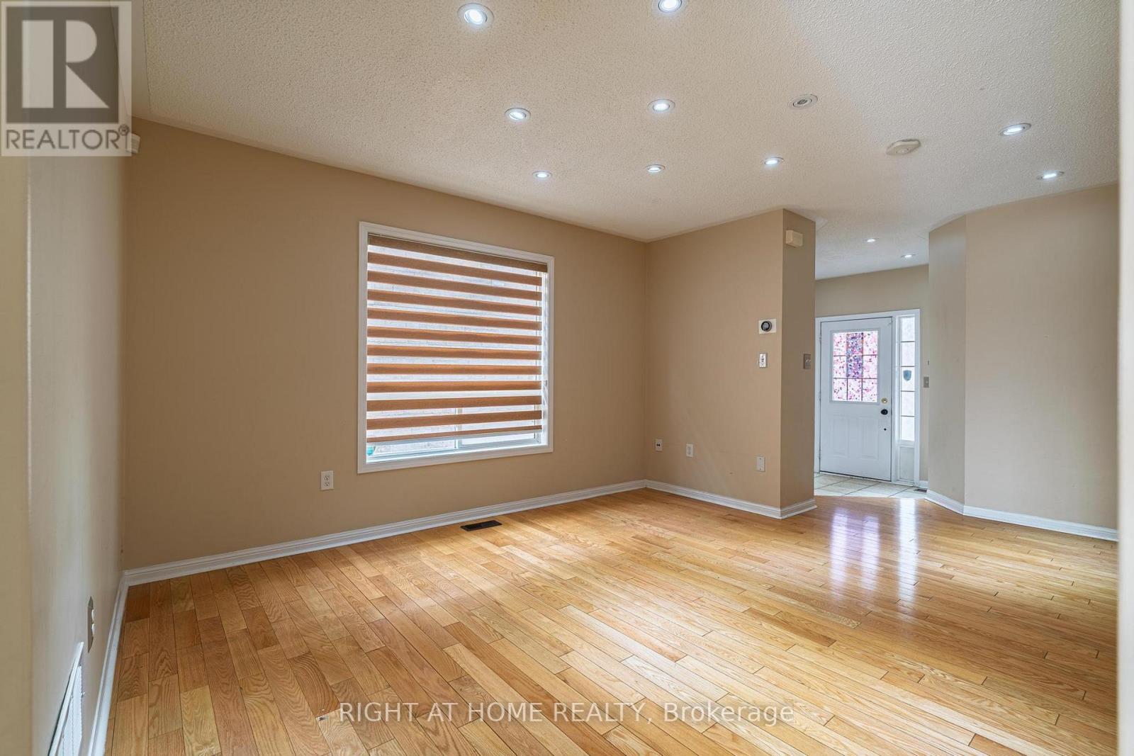 71 Herdwick Street, Brampton, Ontario  L6S 6L6 - Photo 3 - W12949890