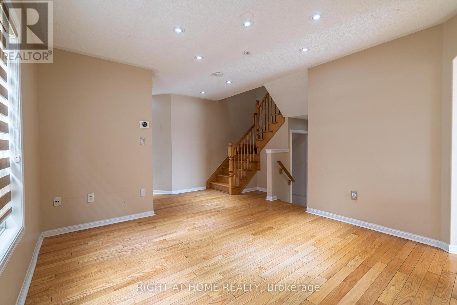 71 Herdwick Street, Brampton, Ontario  L6S 6L6 - Photo 4 - W12949890