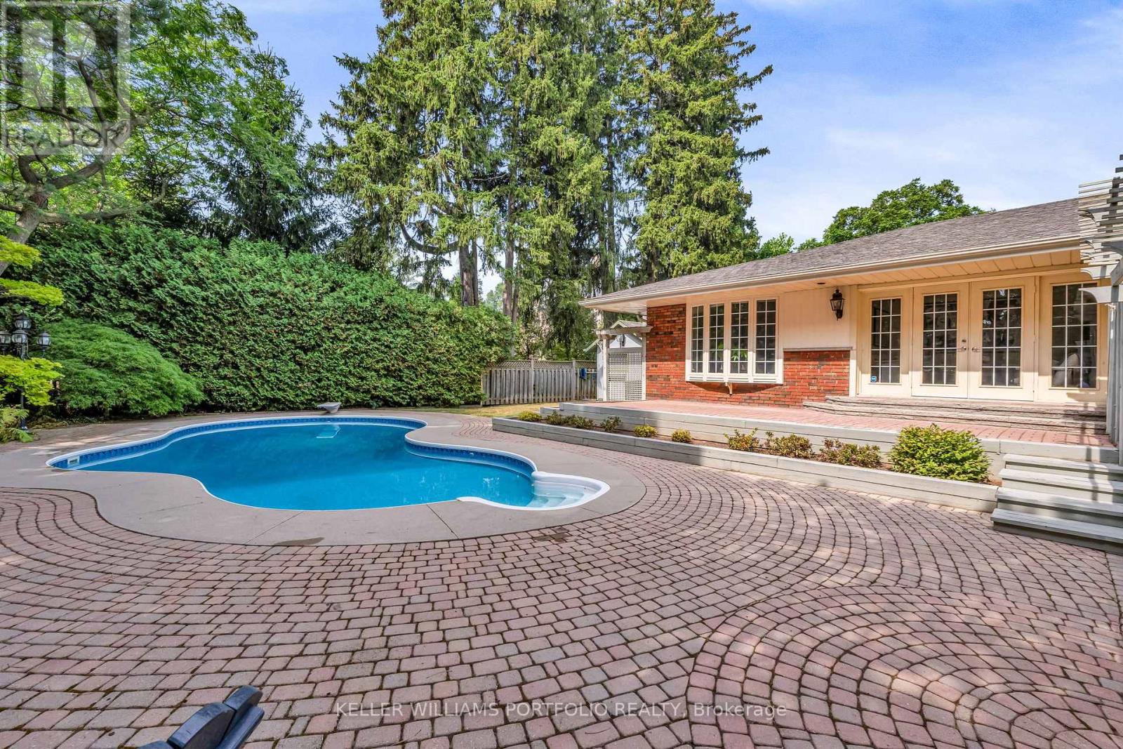 1123 Lakeshore Road E, Oakville, Ontario  L6J 1K9 - Photo 37 - W12949898