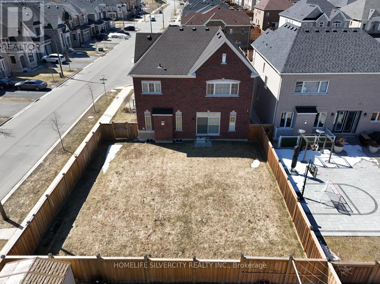 60 Arthur Griffin Crescent, Caledon, Ontario  L7C 4E9 - Photo 2 - W12949934