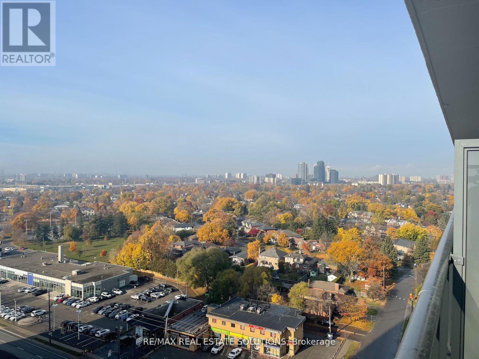 1611 - 30 Samuel Wood Way, Toronto, Ontario  M9B 0C9 - Photo 2 - W12949936