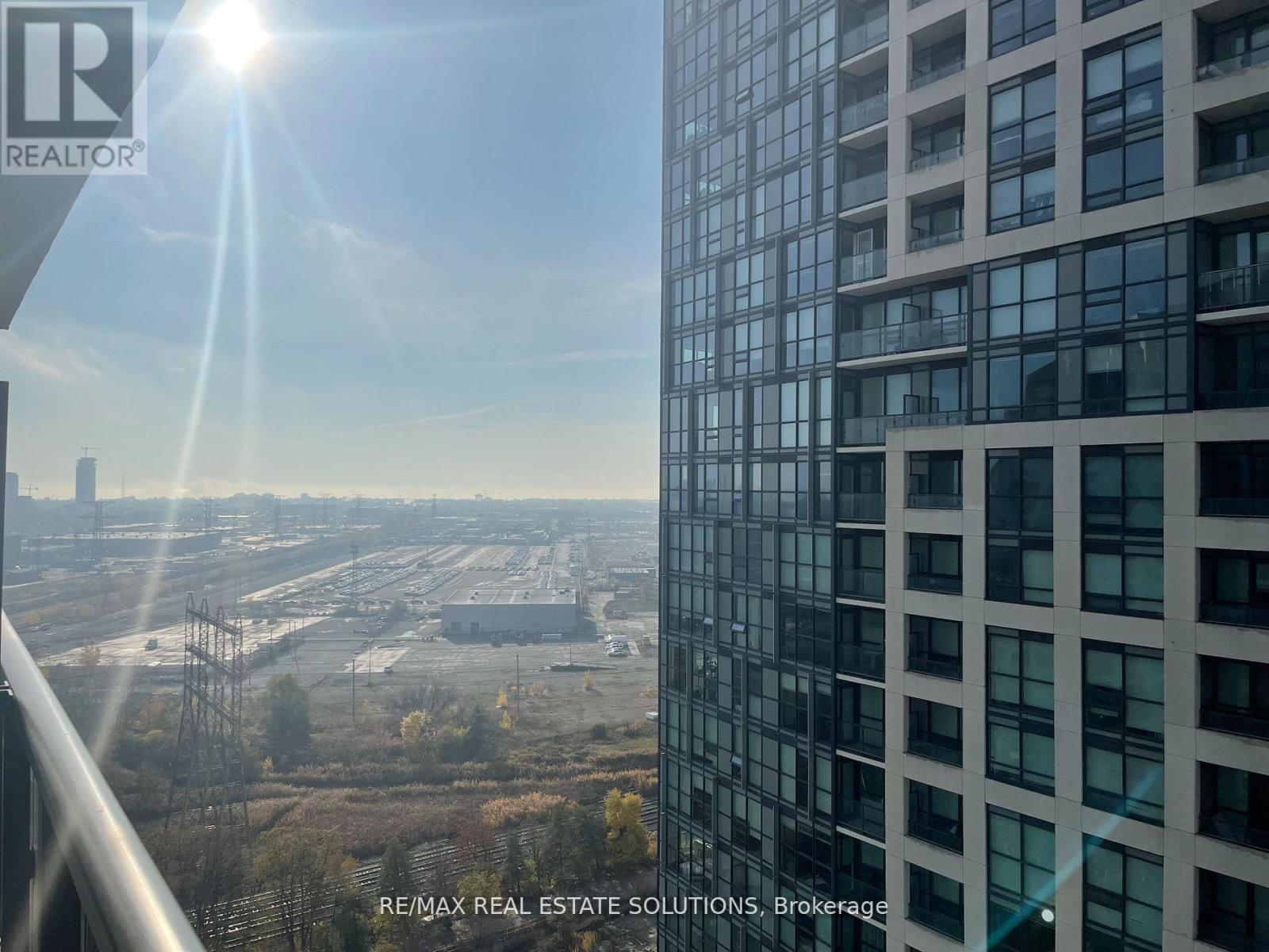 1611 - 30 Samuel Wood Way, Toronto, Ontario  M9B 0C9 - Photo 3 - W12949936