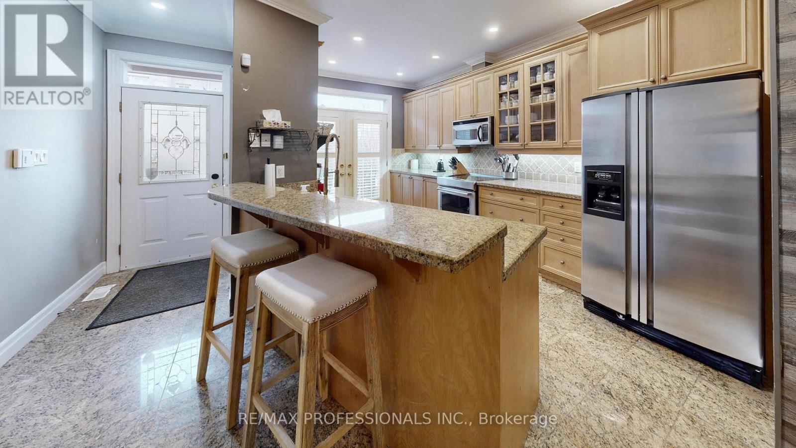 544d Scarlett Road, Toronto, Ontario  M9P 2S2 - Photo 12 - W12949940