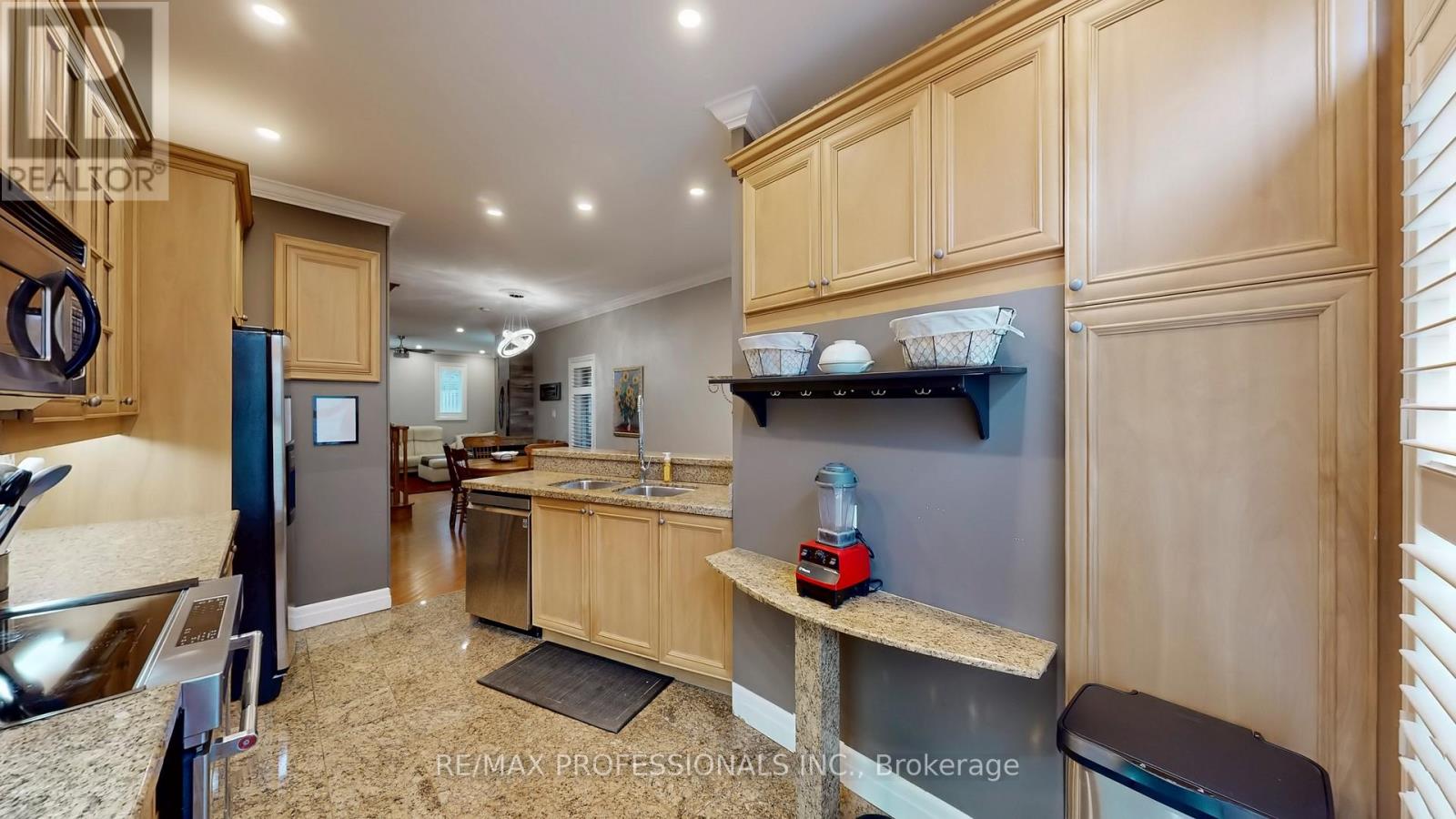 544d Scarlett Road, Toronto, Ontario  M9P 2S2 - Photo 16 - W12949940