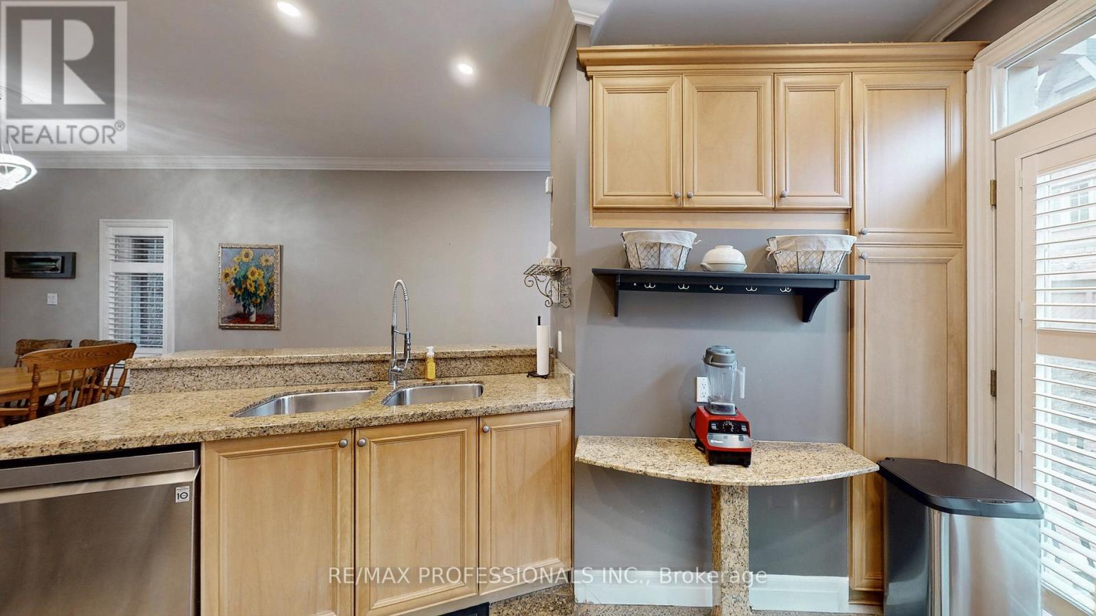 544d Scarlett Road, Toronto, Ontario  M9P 2S2 - Photo 17 - W12949940