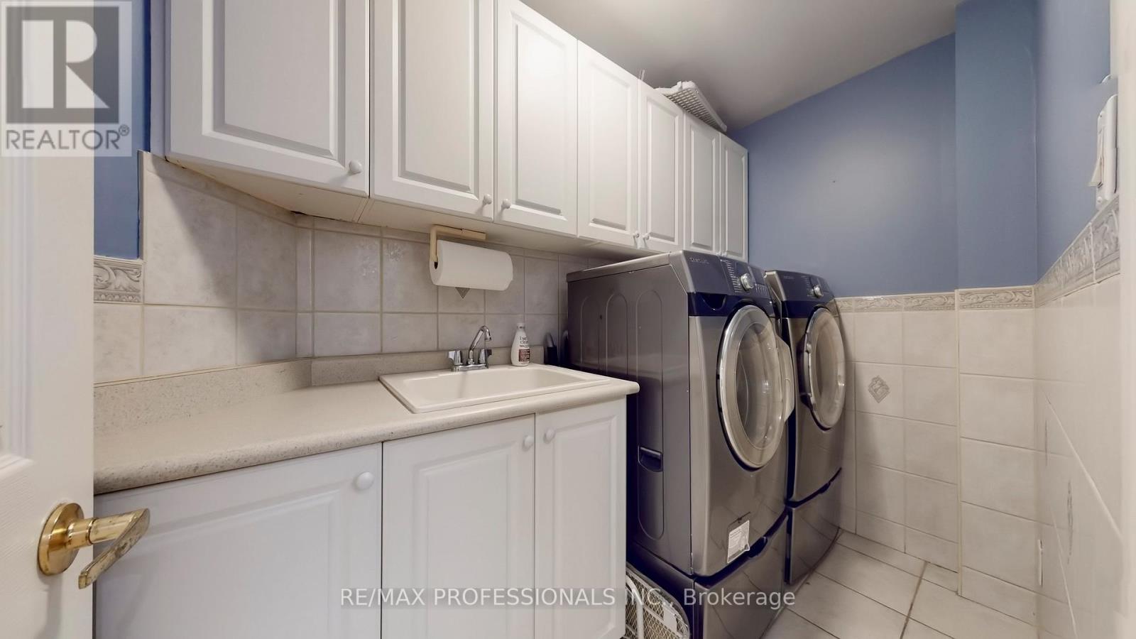 544d Scarlett Road, Toronto, Ontario  M9P 2S2 - Photo 28 - W12949940