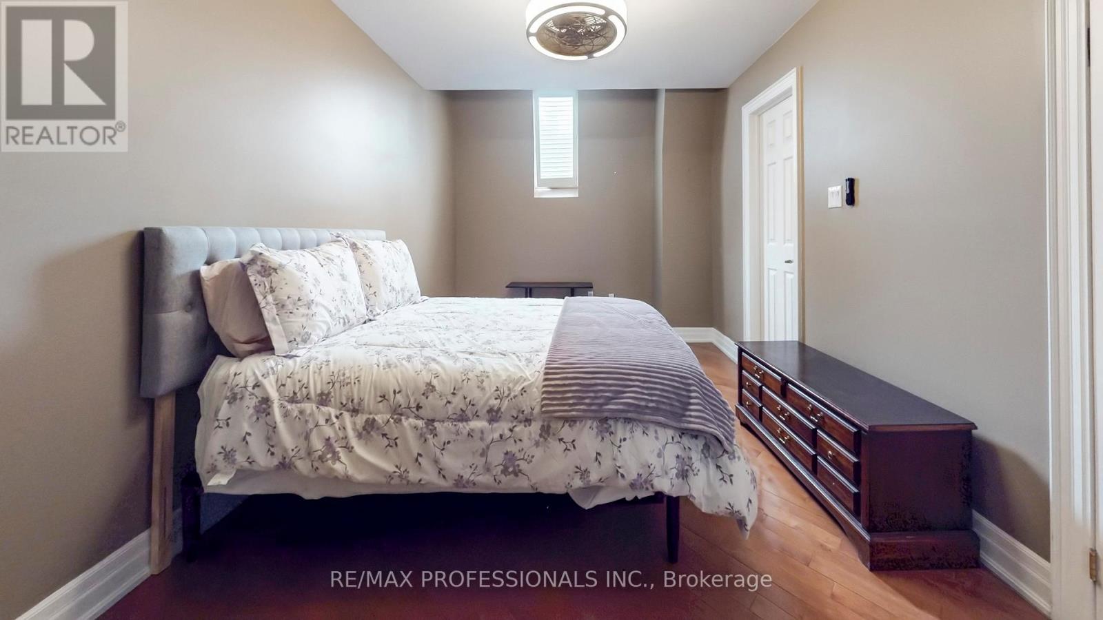 544d Scarlett Road, Toronto, Ontario  M9P 2S2 - Photo 29 - W12949940