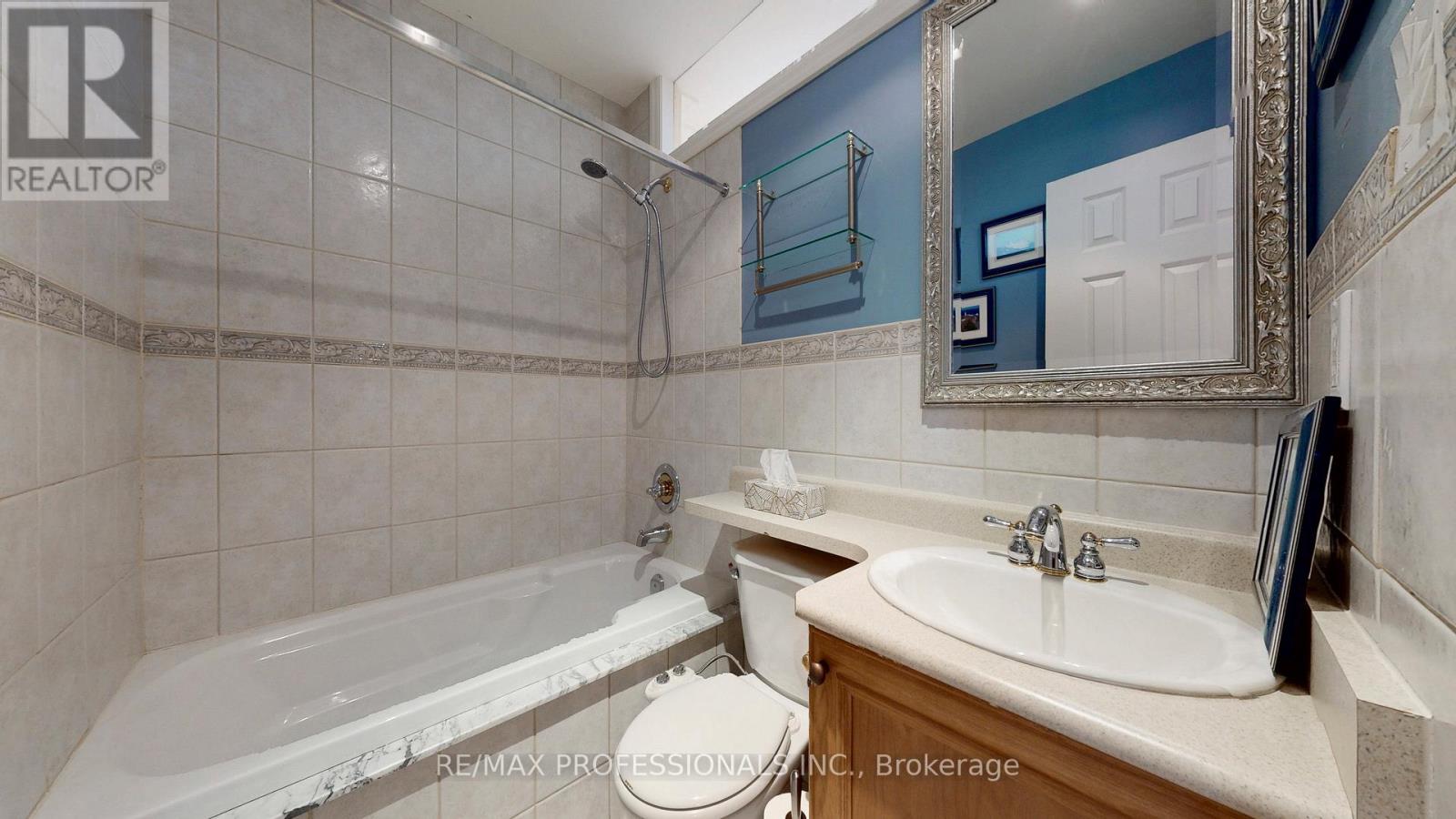 544d Scarlett Road, Toronto, Ontario  M9P 2S2 - Photo 34 - W12949940