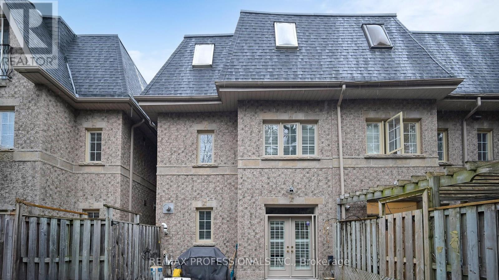 544d Scarlett Road, Toronto, Ontario  M9P 2S2 - Photo 38 - W12949940