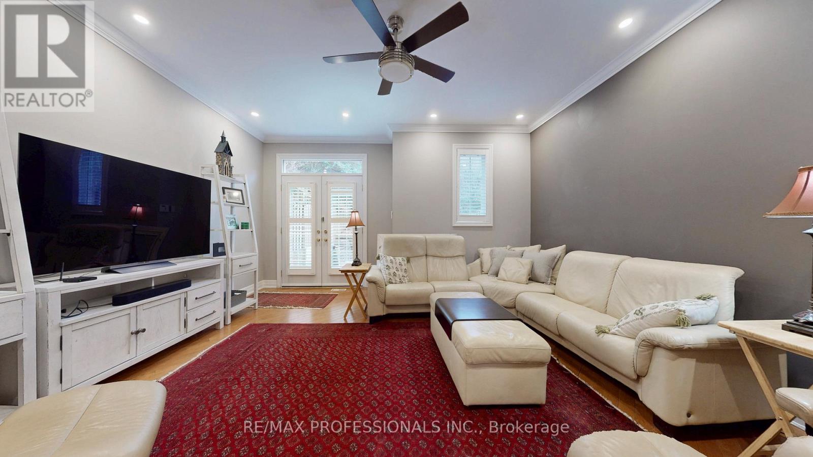 544d Scarlett Road, Toronto, Ontario  M9P 2S2 - Photo 6 - W12949940