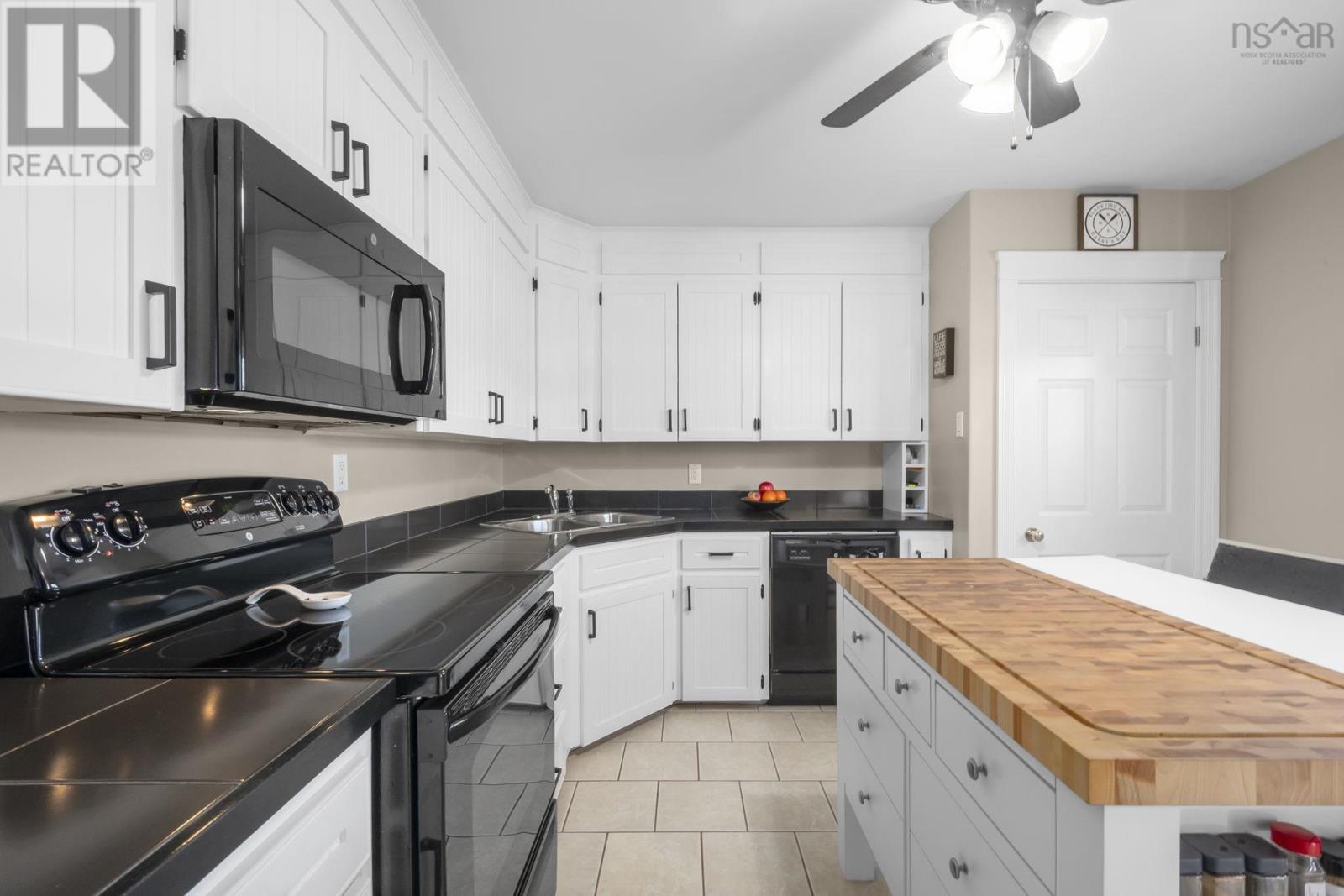 4593 Highway 1, Three Mile Plains, Nova Scotia  B0N 2T0 - Photo 8 - 202606023