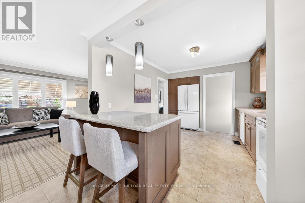 2205 Joyce Street, Burlington, Ontario  L7R 2B6 - Photo 15 - W12949972