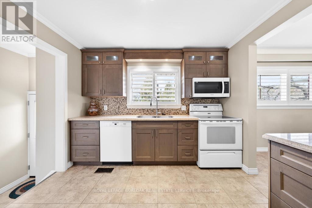 2205 Joyce Street, Burlington, Ontario  L7R 2B6 - Photo 18 - W12949972