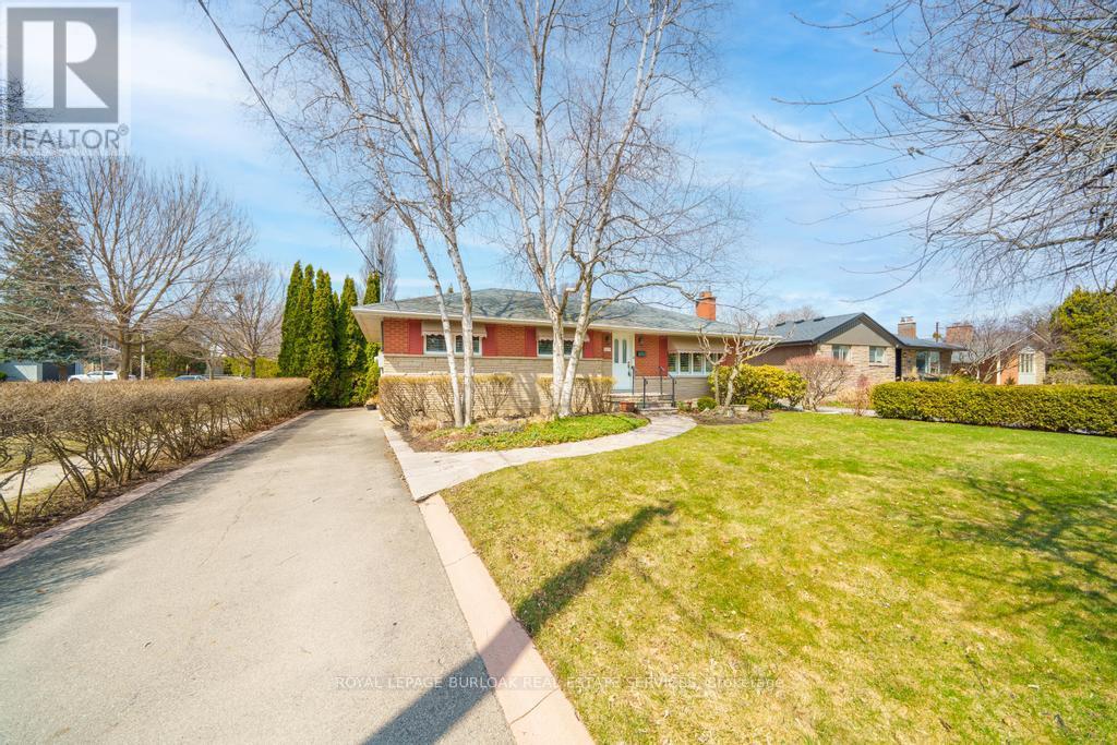 2205 Joyce Street, Burlington, Ontario  L7R 2B6 - Photo 2 - W12949972