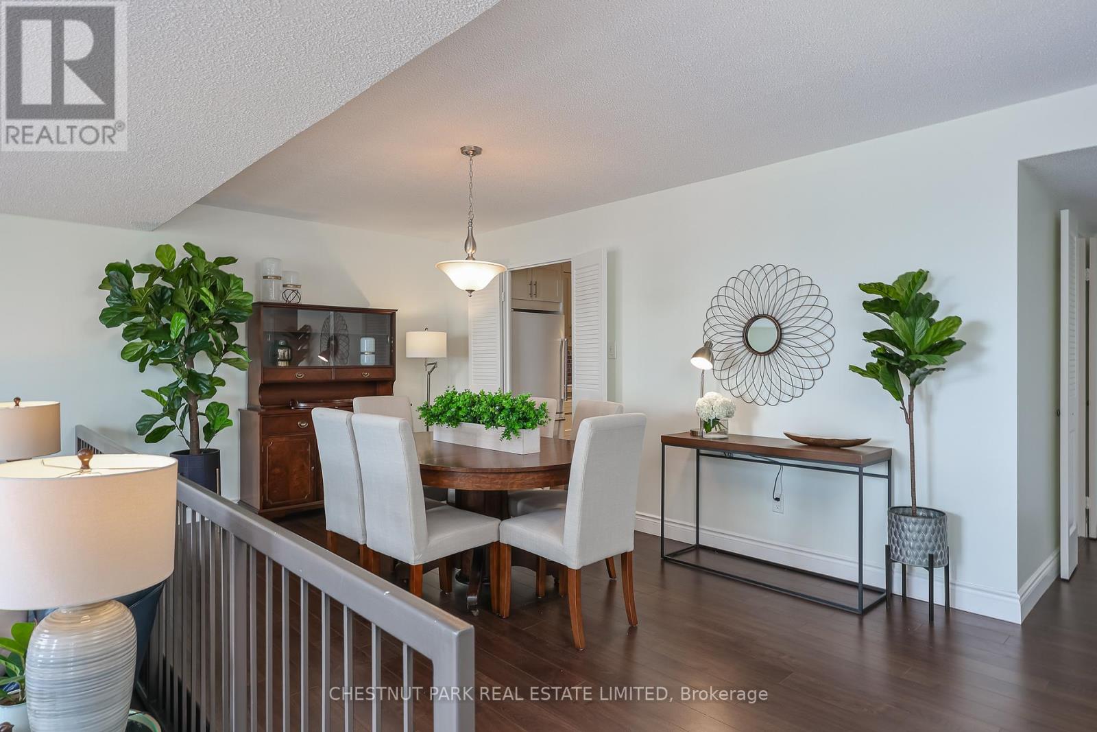 503 - 2185 Marine Drive, Oakville, Ontario  L6L 5L6 - Photo 5 - W12949996