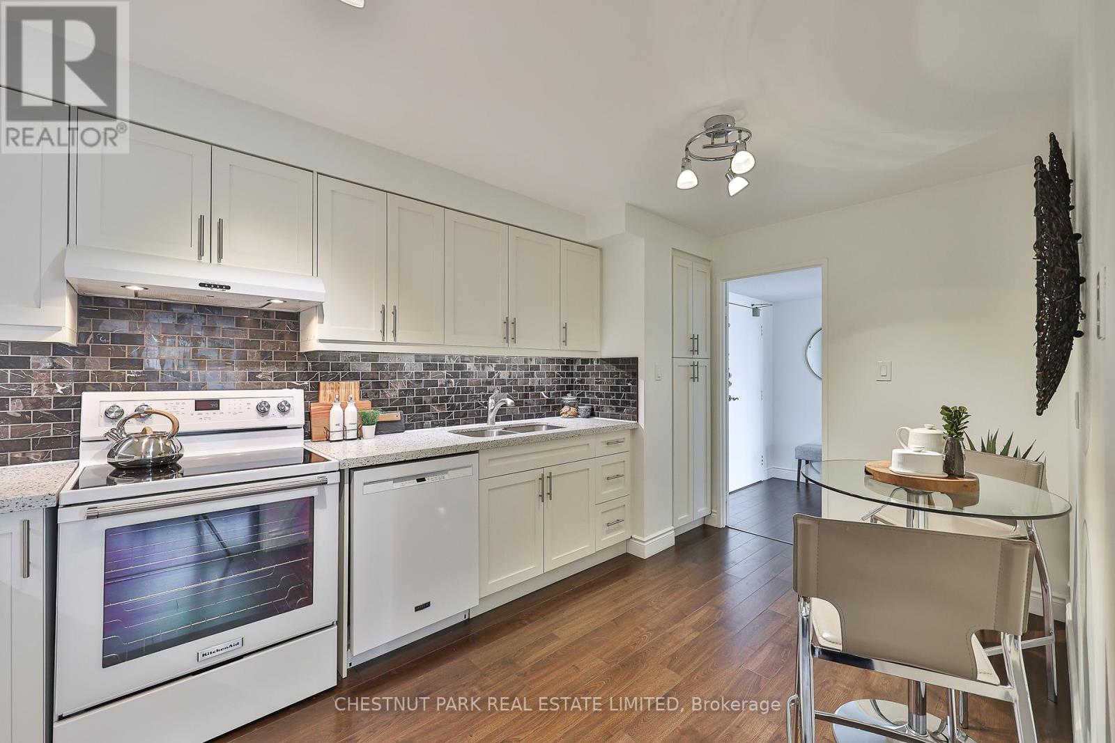 503 - 2185 Marine Drive, Oakville, Ontario  L6L 5L6 - Photo 7 - W12949996