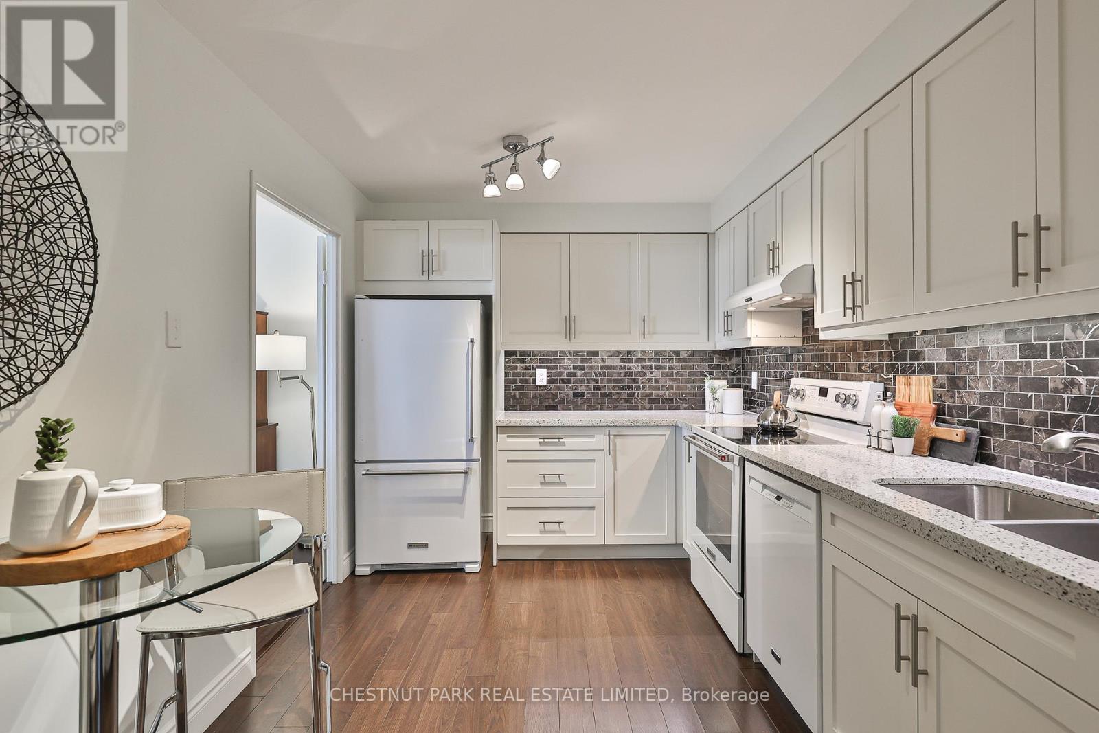 503 - 2185 Marine Drive, Oakville, Ontario  L6L 5L6 - Photo 8 - W12949996