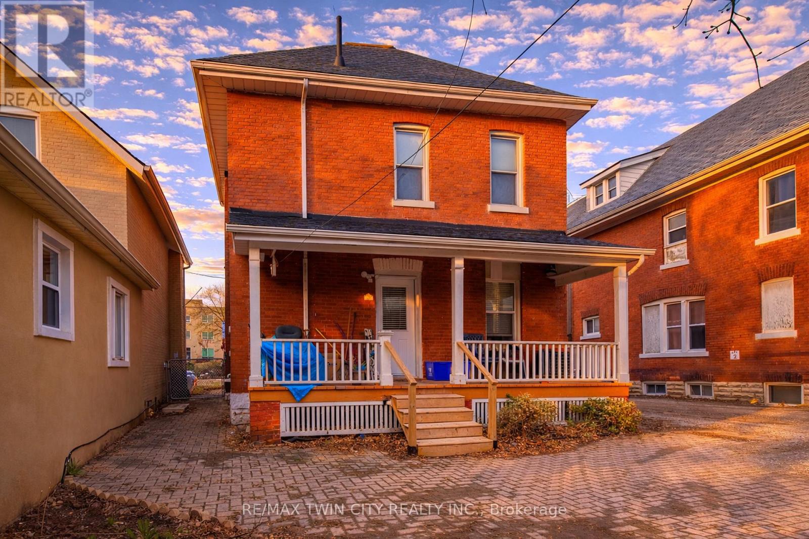 38 Nelson Street, Brantford, Ontario  N3T 2M8 - Photo 5 - X12793414